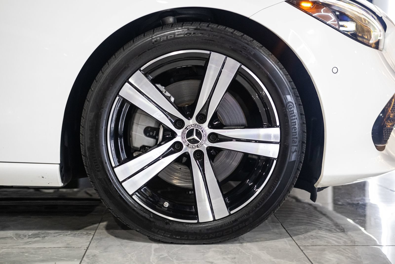 Used 2025 Mercedes-Benz C 300 4MATIC Sedan image 29