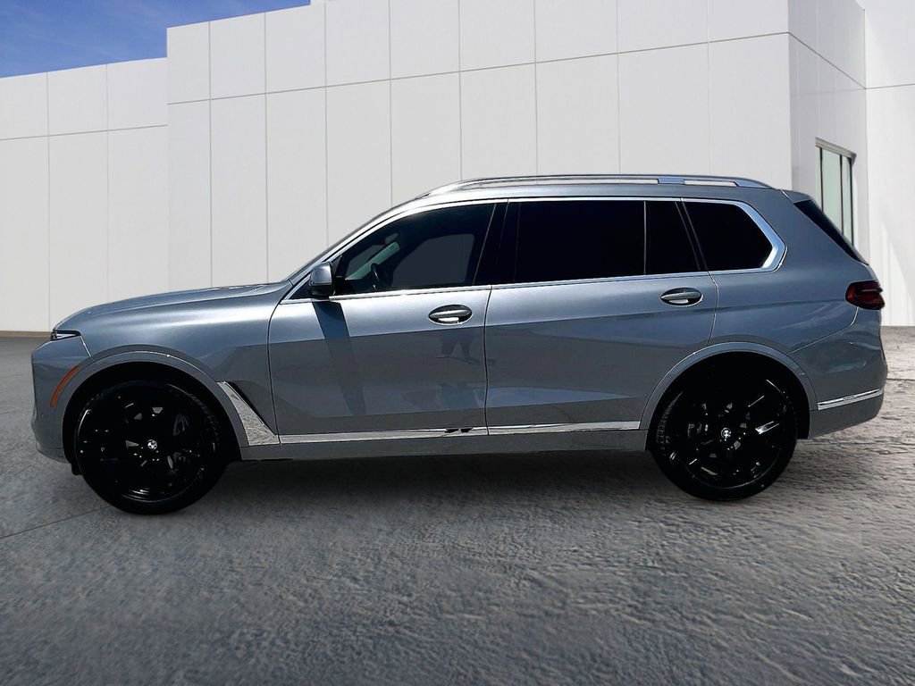 Used 2023 BMW X7 xDrive40i w/ Premium Package AWD/4WD image 2