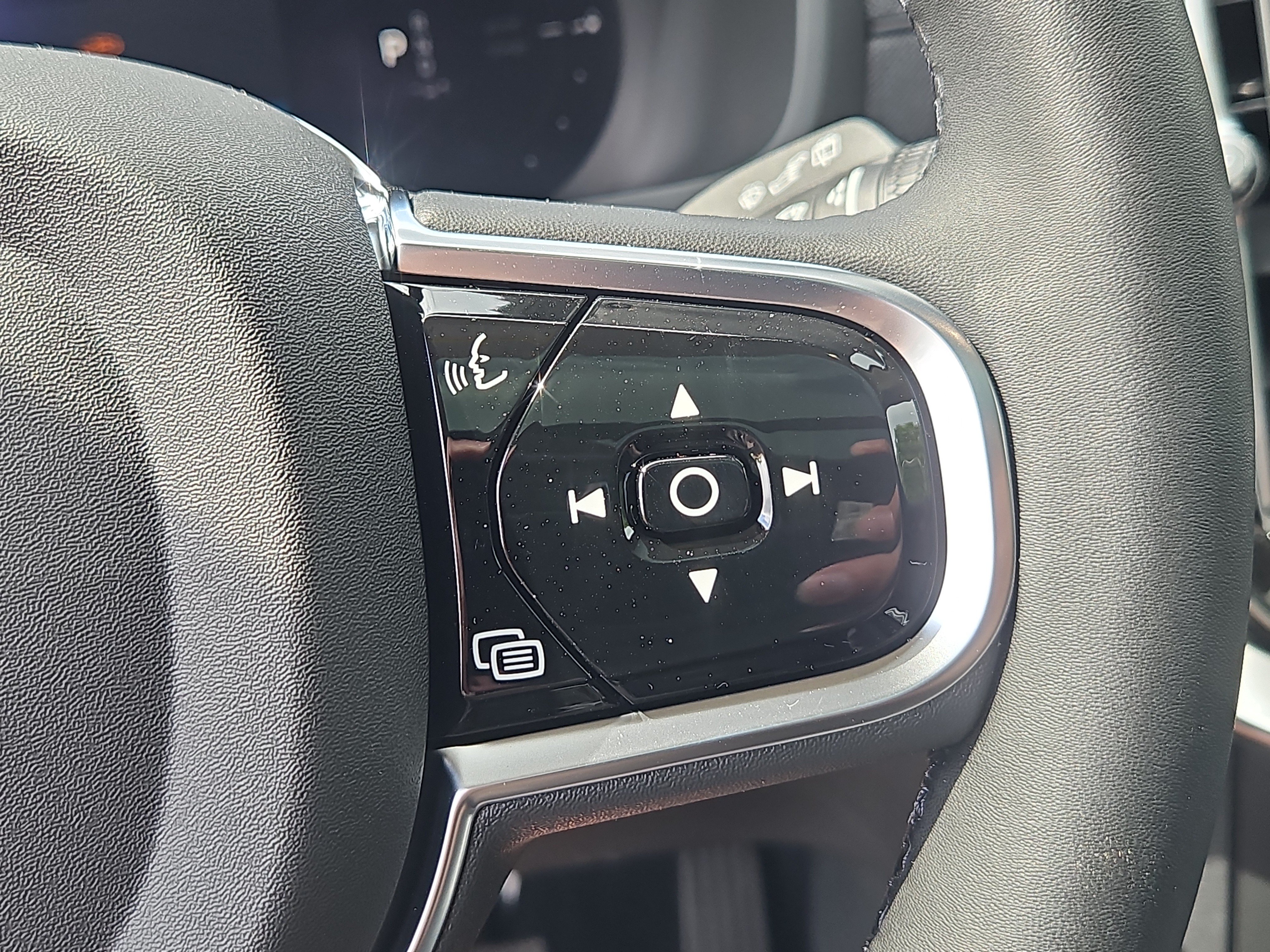 New 2026 Volvo XC90 T8 Ultra w/ Protection Package Premier AWD/4WD image 17