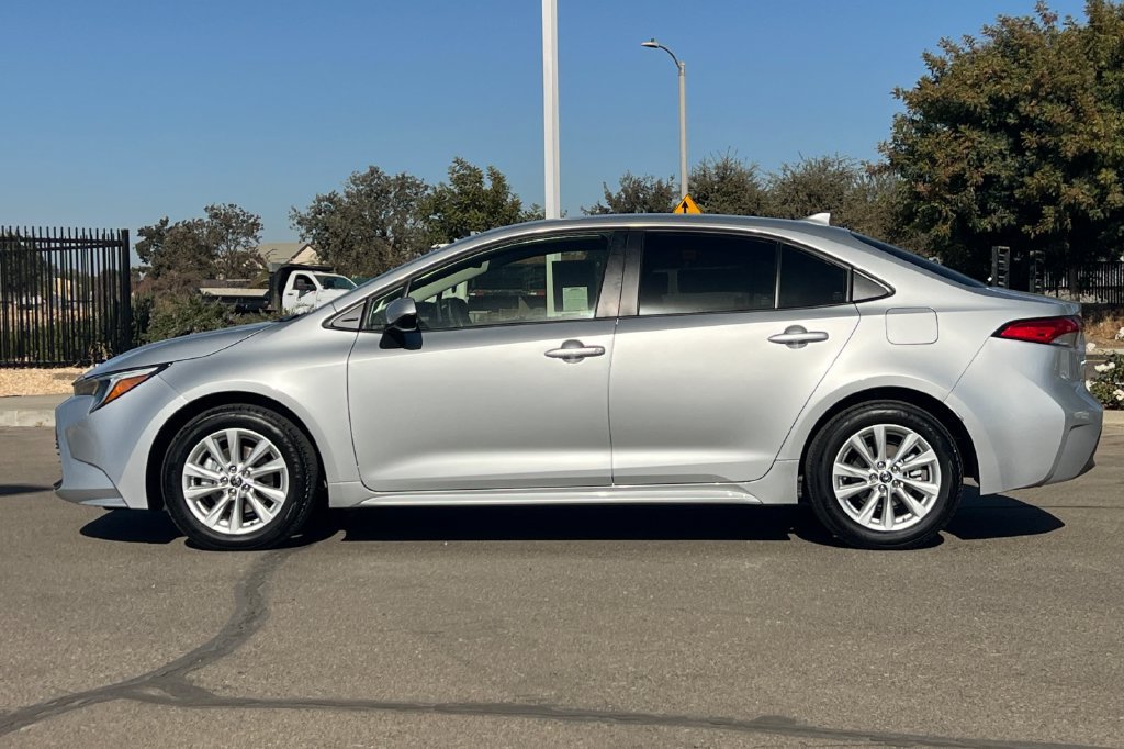 Certified 2026 Toyota Corolla LE w/ LE Premium Package FWD image 9