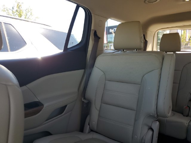 Used 2019 GMC Acadia Denali w/ Technology Package FWD image 10