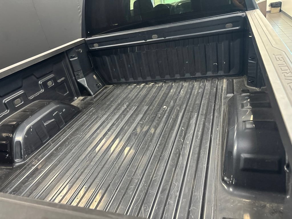 Used 2021 Chevrolet Silverado 1500 LT w/ Safety Package II AWD/4WD image 6