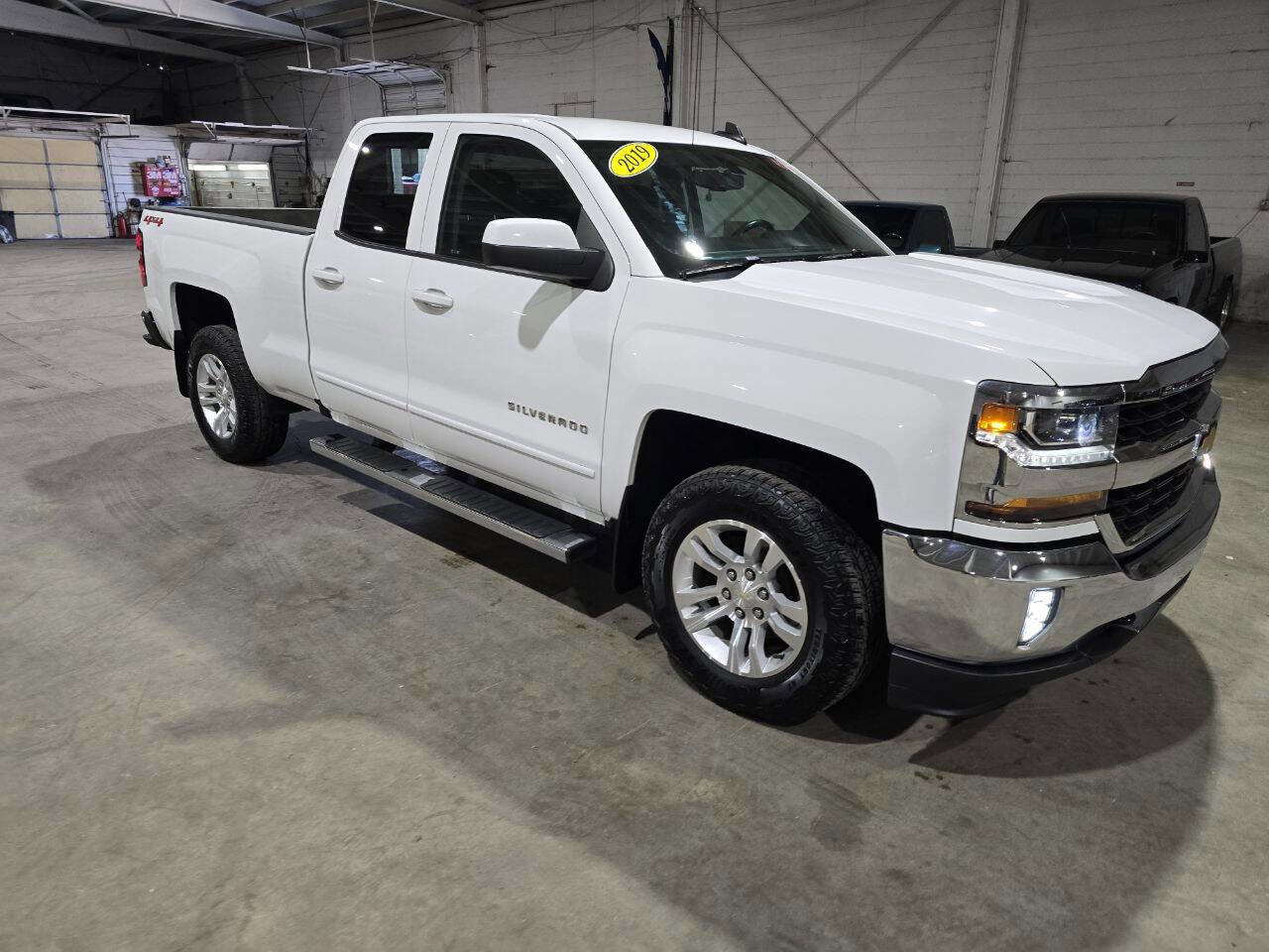 Used 2019 Chevrolet Silverado 1500 LT w/ All Star Edition AWD/4WD image 18