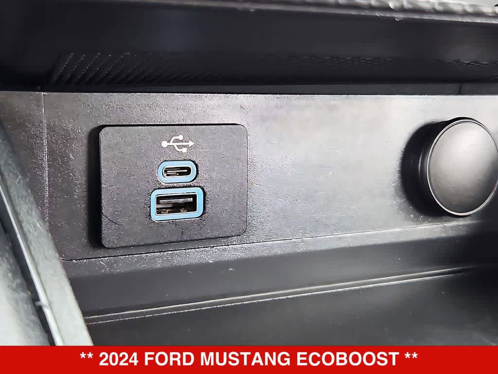 Used 2024 Ford Mustang Convertible RWD image 31