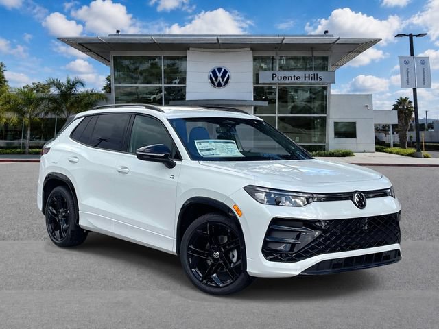 New 2026 Volkswagen Tiguan SE R-Line FWD image 1