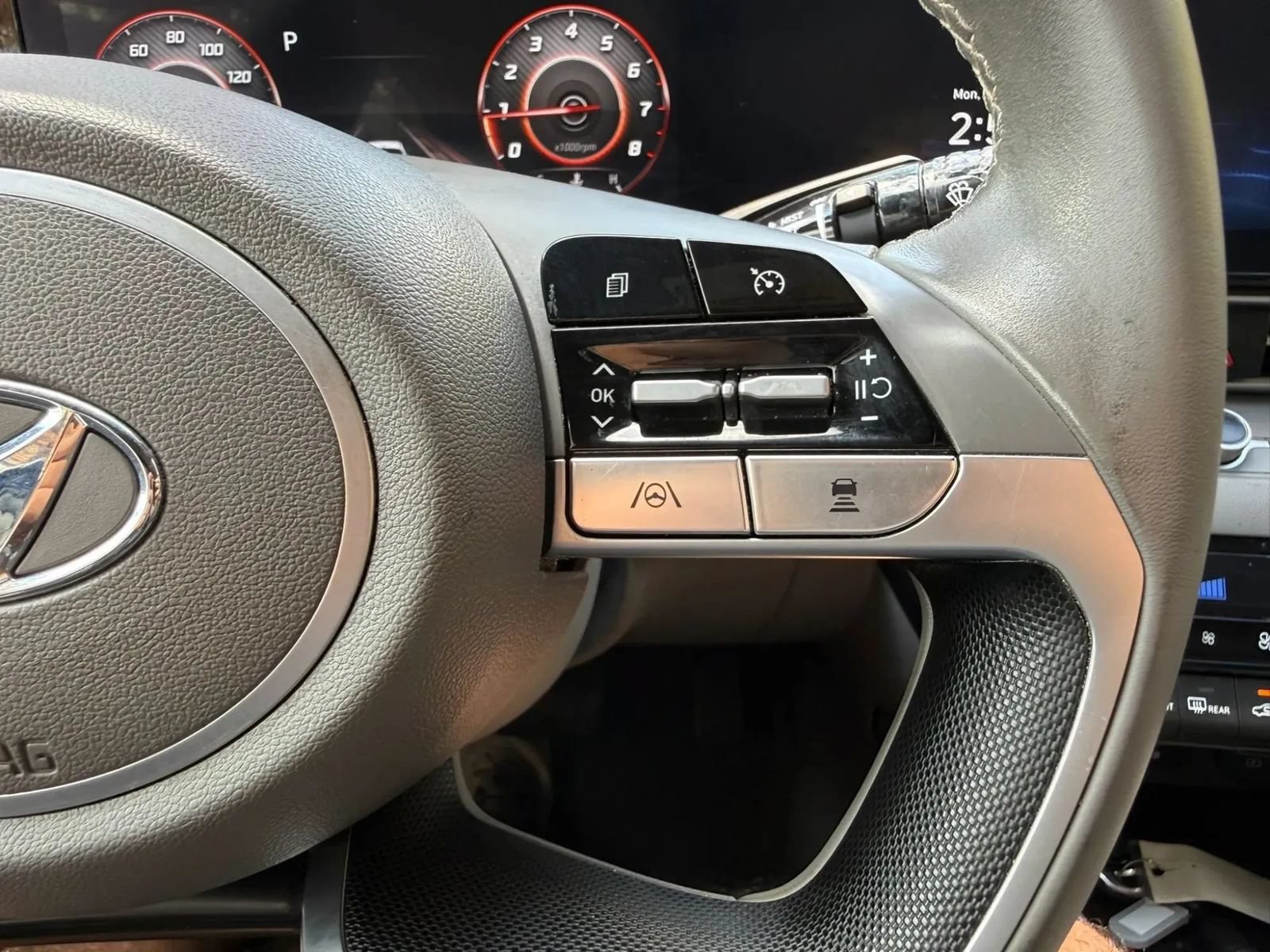 Used 2023 Hyundai Elantra SEL w/ Convenience Package FWD image 26