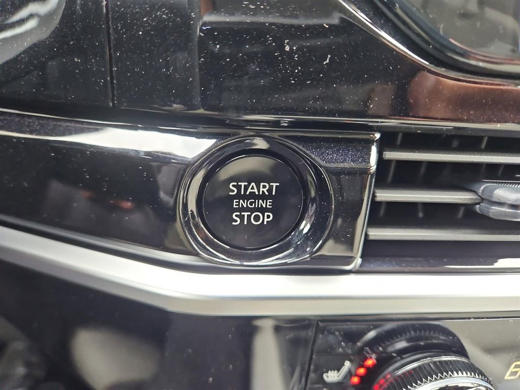 New 2025 Nissan Pathfinder SL w/ Black Appearance Package image 14