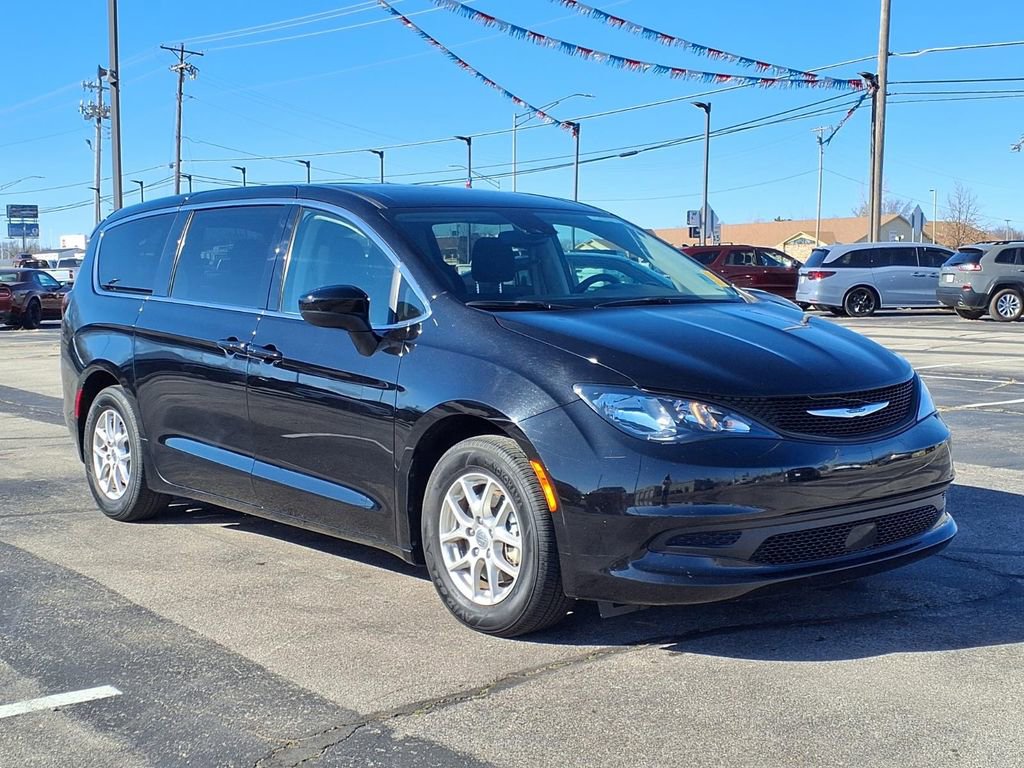 Used 2024 Chrysler Voyager LX image 1
