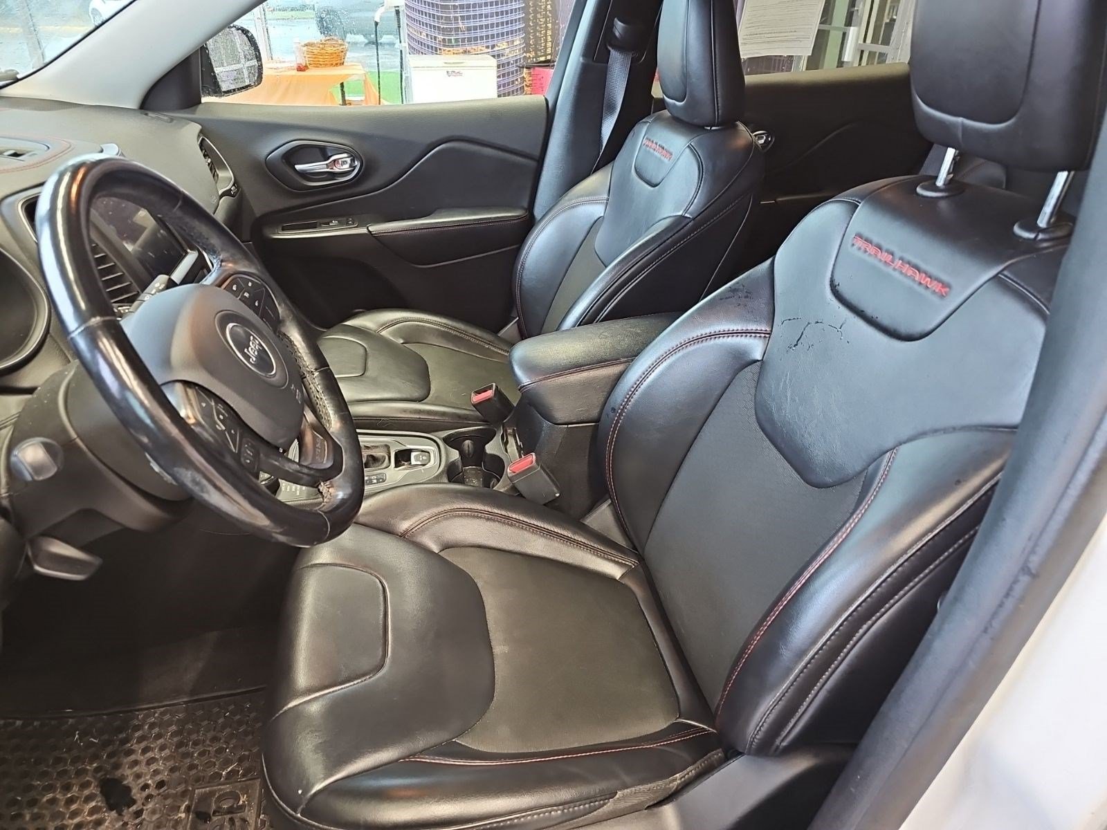 Used 2020 Jeep Cherokee Trailhawk w/ Comfort/Convenience Group AWD/4WD image 18