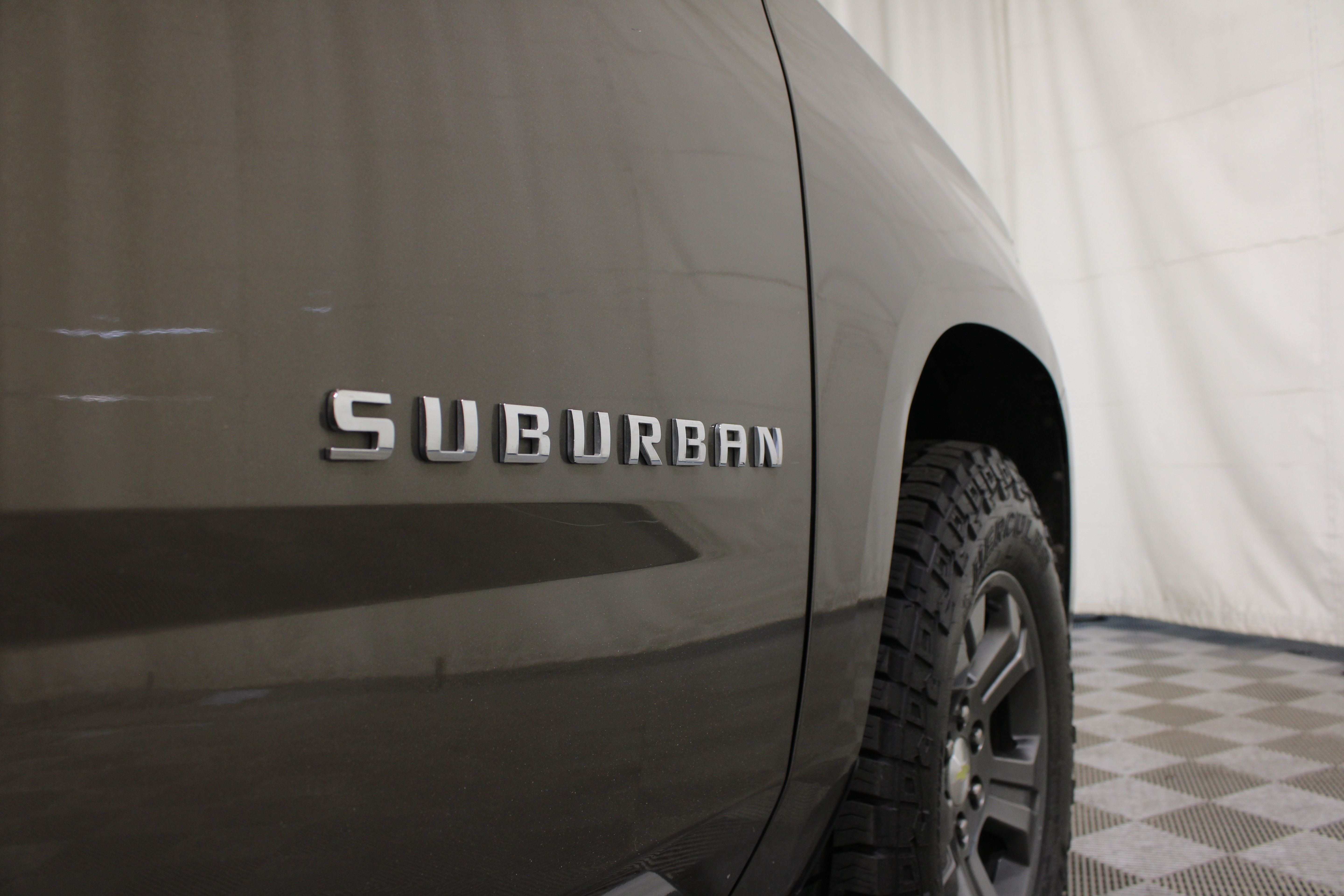 Used 2015 Chevrolet Suburban LT AWD/4WD image 32