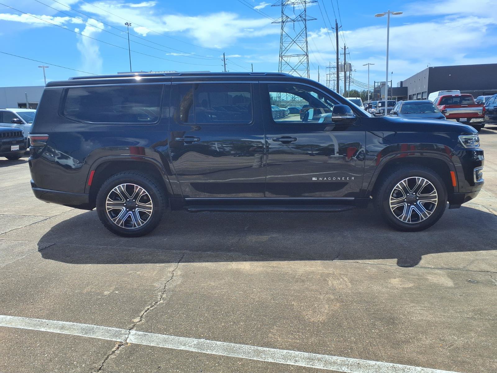Used 2024 Jeep Wagoneer L Series II w/ Flexible Seating Group RWD image 30