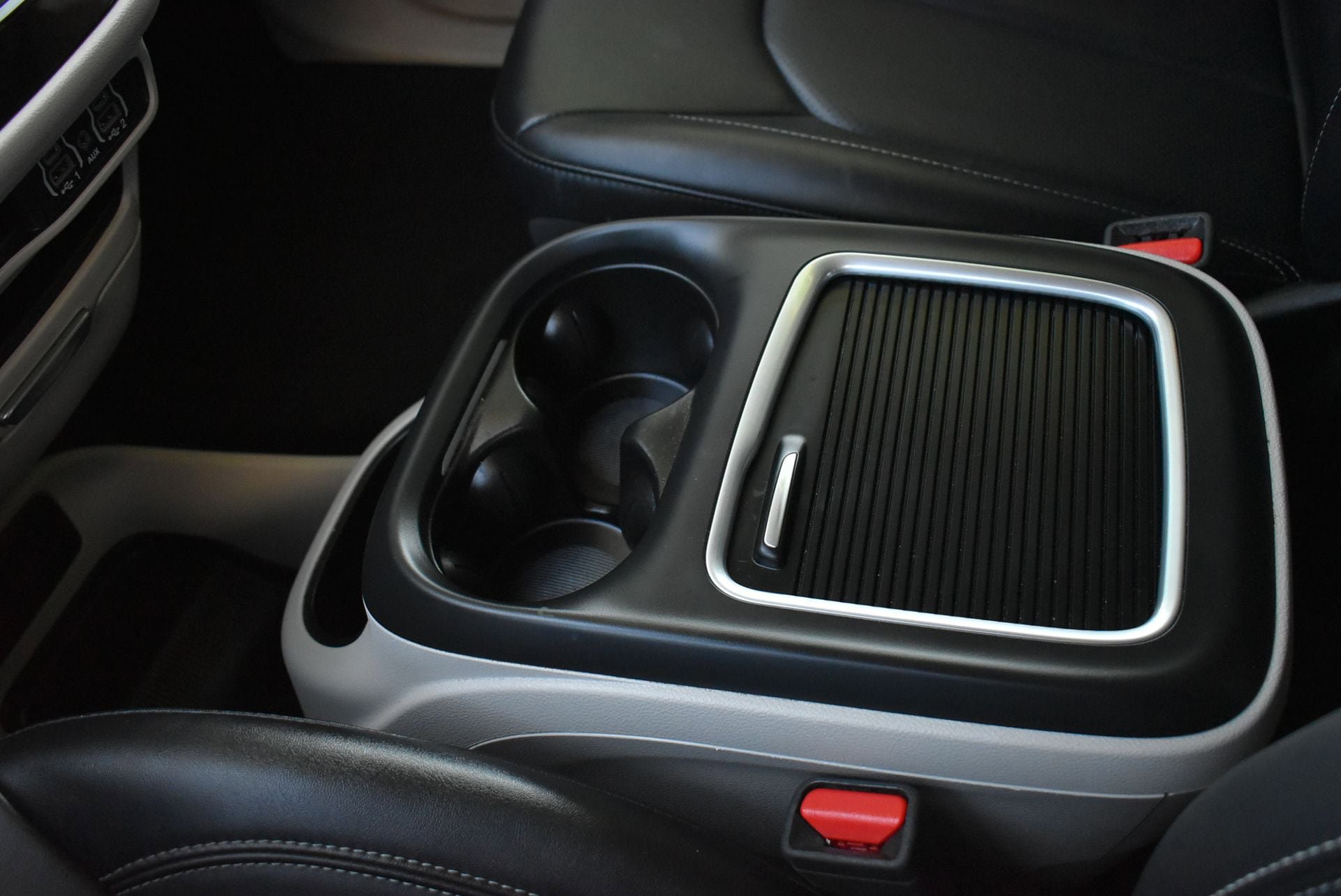 Used 2024 Chrysler Pacifica Touring-L FWD image 31