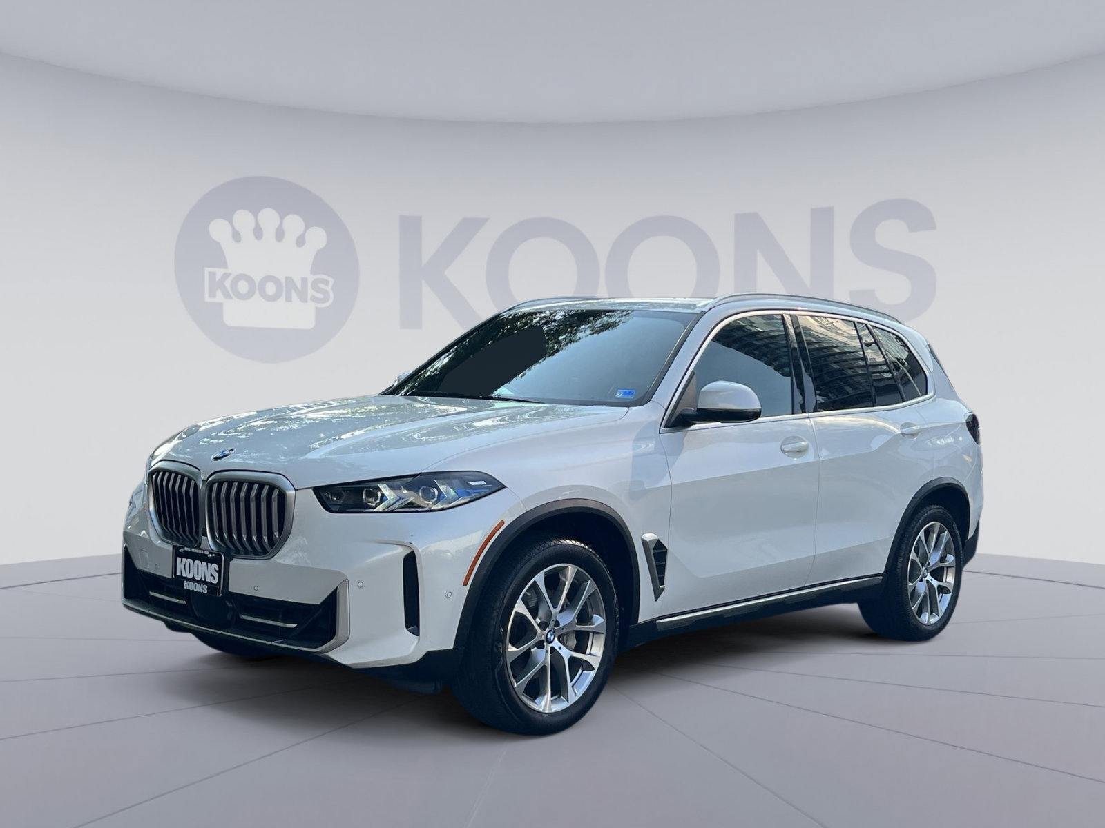 Used 2024 BMW X5 xDrive40i w/ Premium Package AWD/4WD image 1