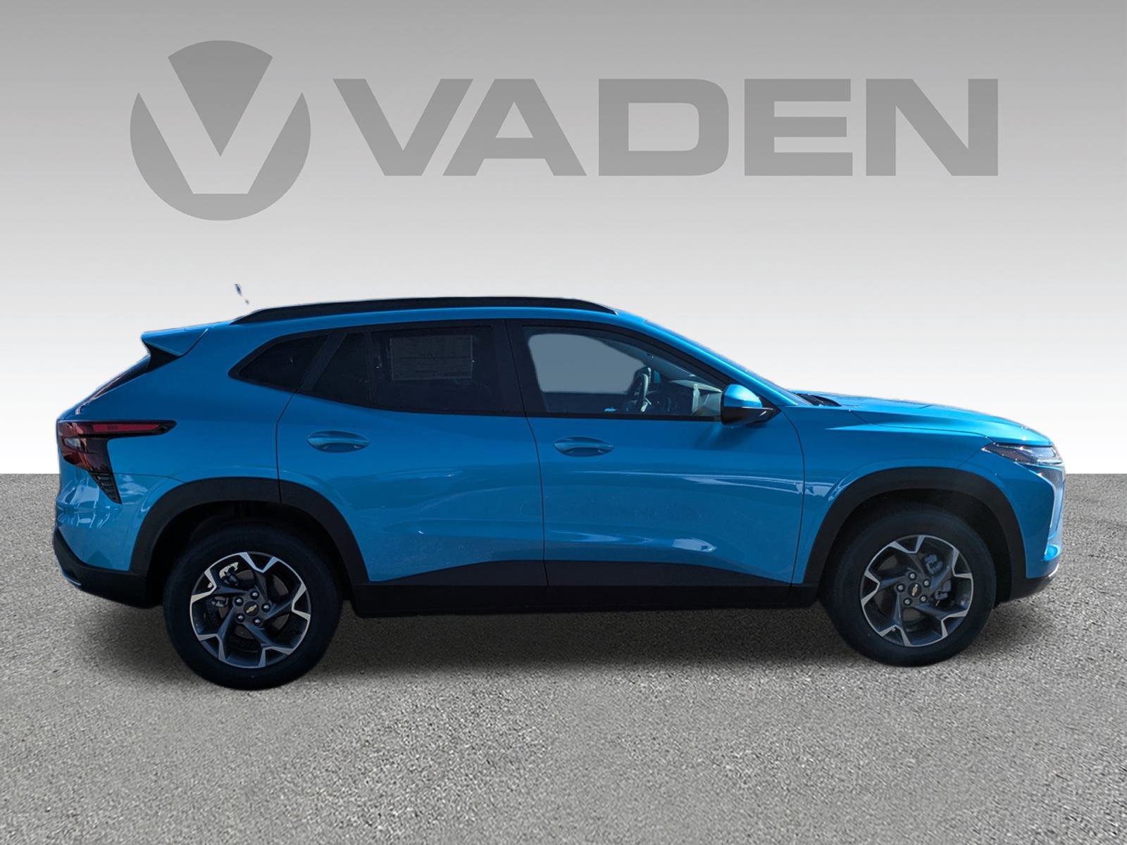 New 2026 Chevrolet Trax LT w/ Sunroof Package image 25