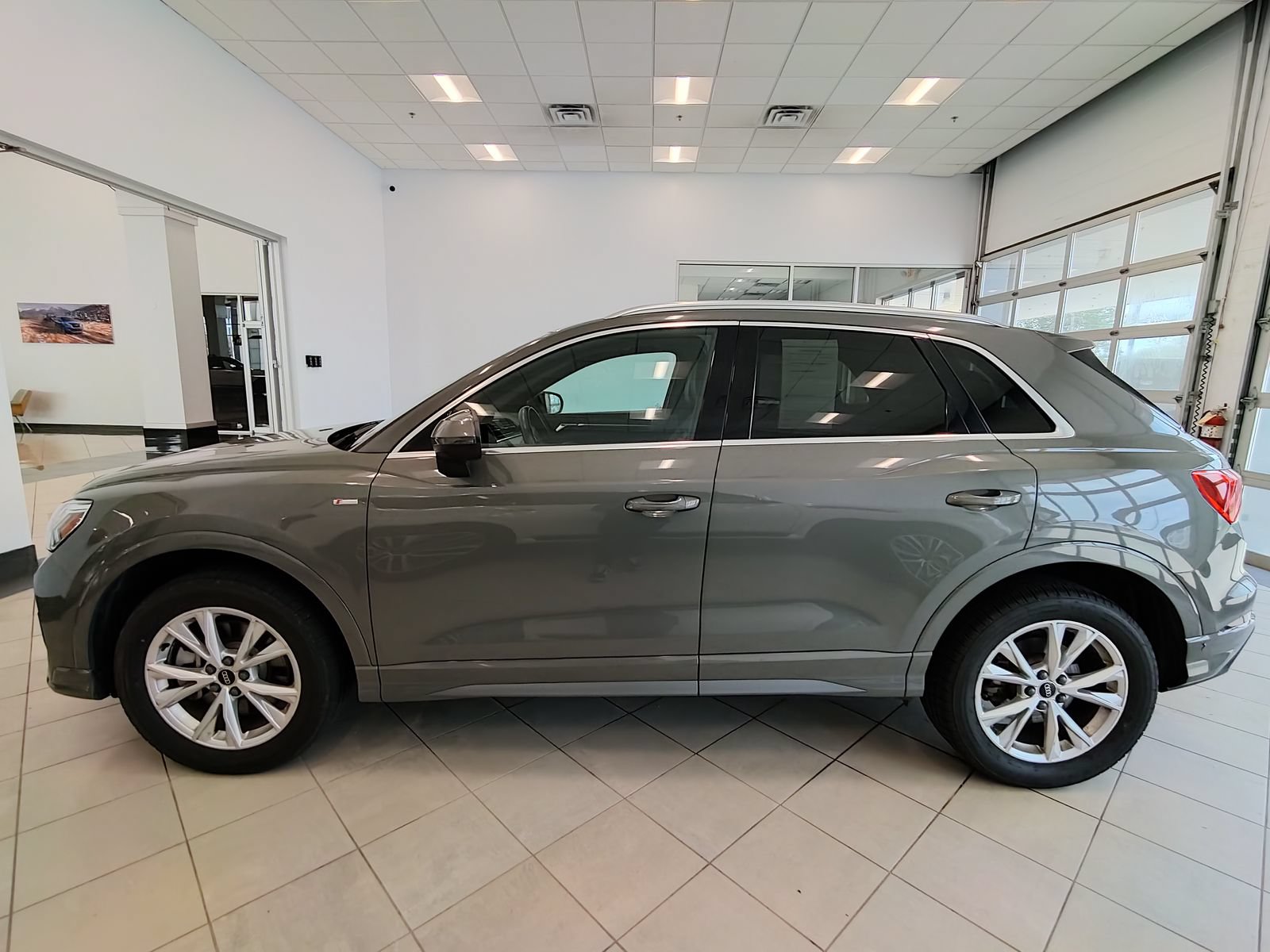 Used 2024 Audi Q3 2.0T Premium AWD/4WD image 6