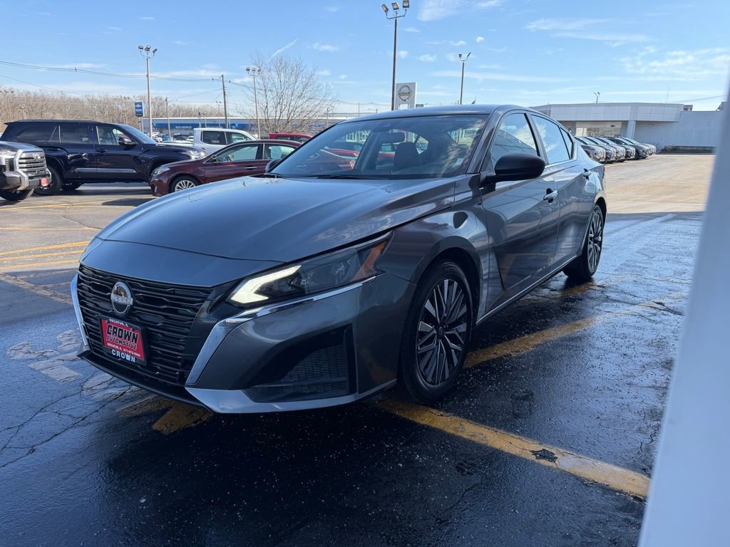 Used 2024 Nissan Altima 2.5 SV image 9