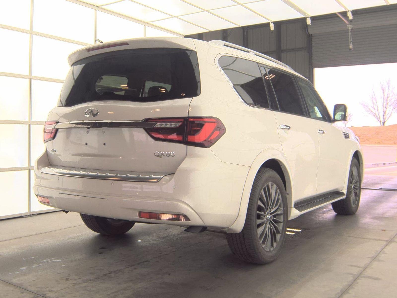 Used 2024 INFINITI QX80 Premium Select w/ Cargo Package image 5