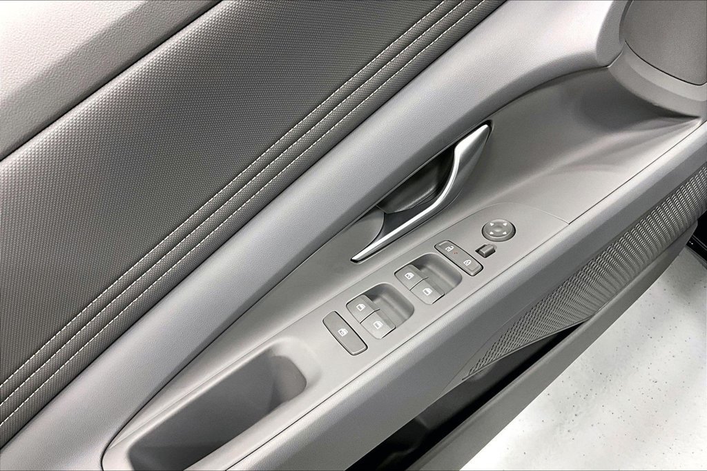 New 2026 Hyundai Elantra SEL Sport Premium FWD image 18