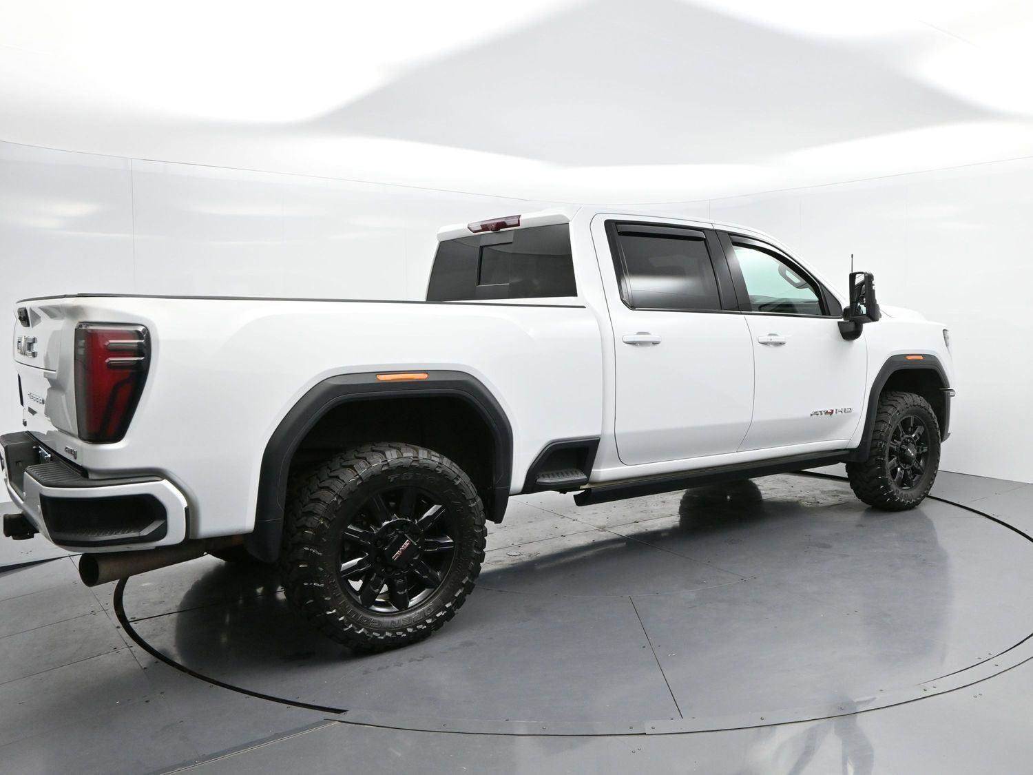 Used 2024 GMC Sierra 2500 AT4 w/ AT4 Premium Plus Package AWD/4WD image 7