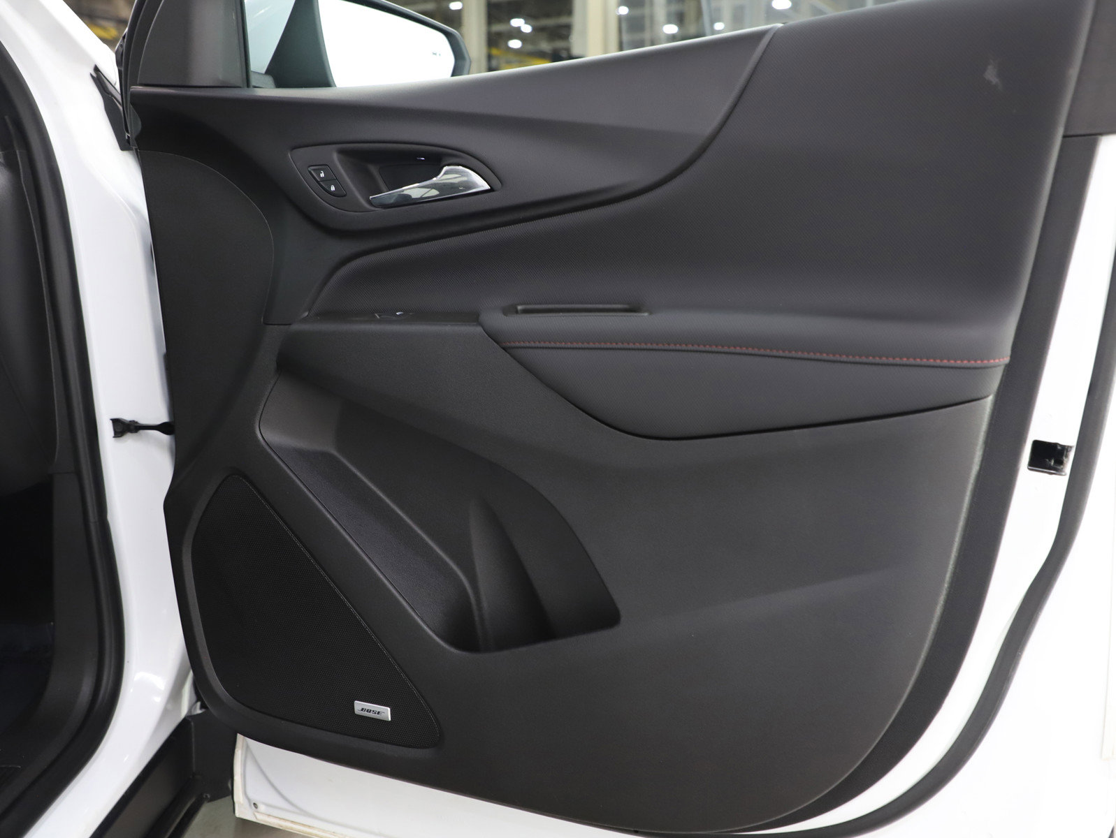 Used 2024 Chevrolet Equinox RS w/ RS Leather Package image 9