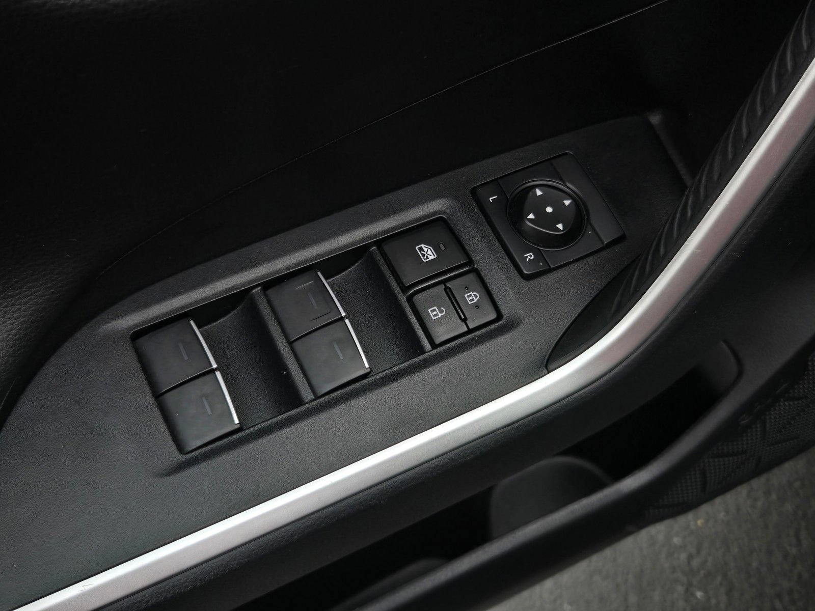 Used 2023 Toyota RAV4 Adventure AWD/4WD image 10