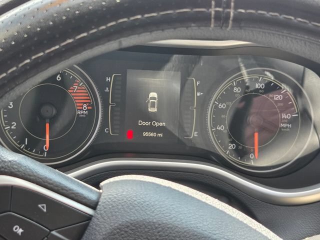 Used 2018 Jeep Cherokee Latitude FWD image 5