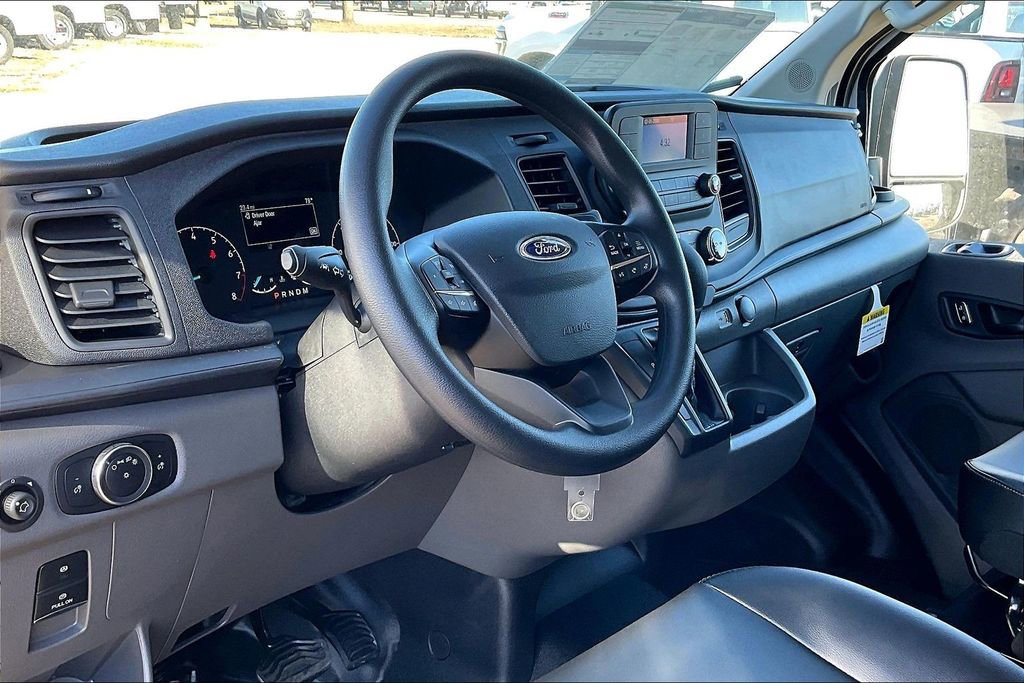 New 2025 Ford Transit 150 Low Roof RWD image 4