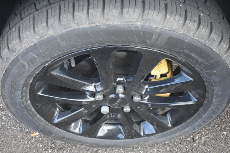Used 2020 Jeep Grand Cherokee Altitude AWD/4WD image 12