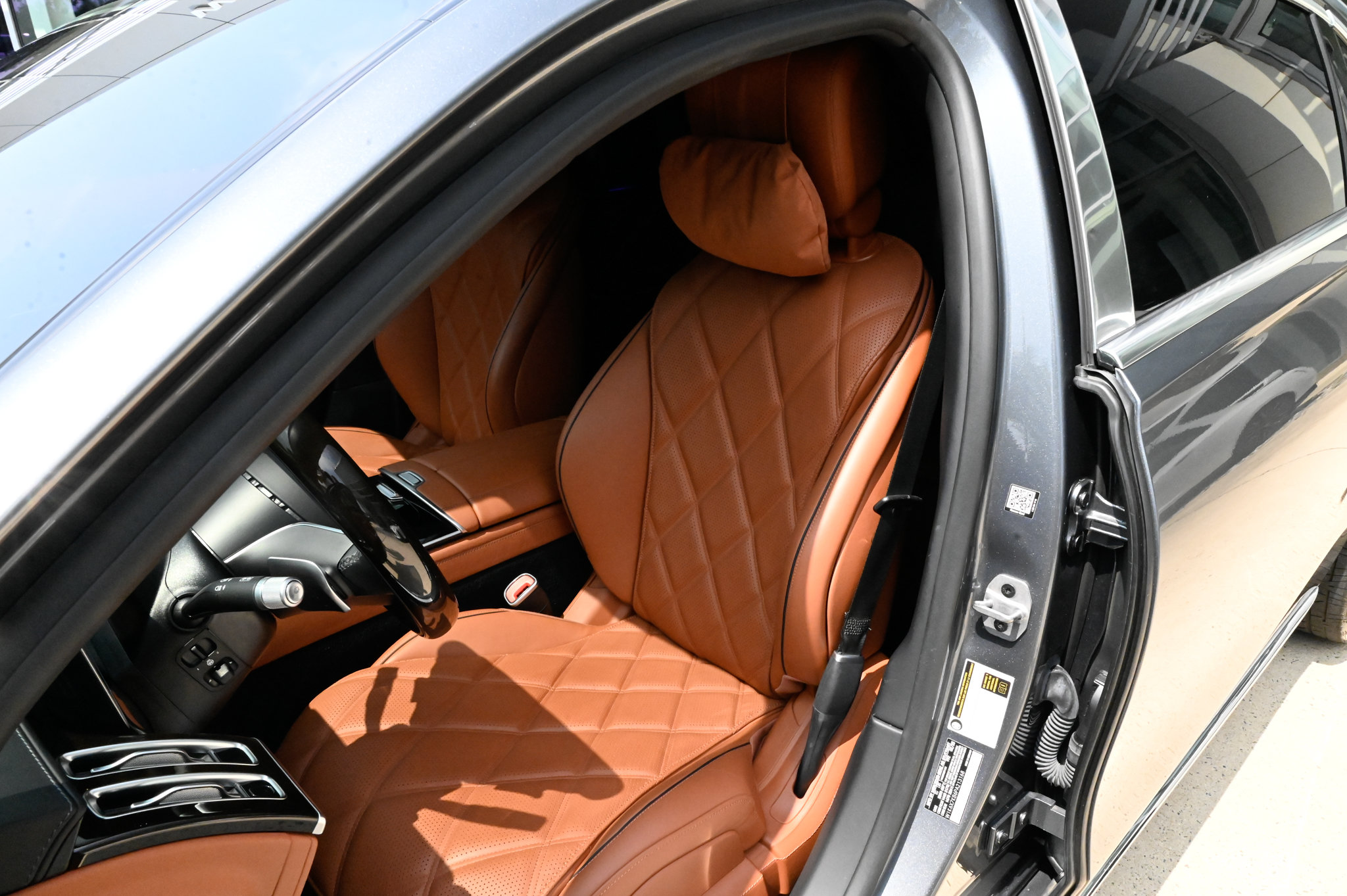 Used 2023 Mercedes-Benz Maybach S 680 4MATIC w/ Manufaktur Leather Package image 18