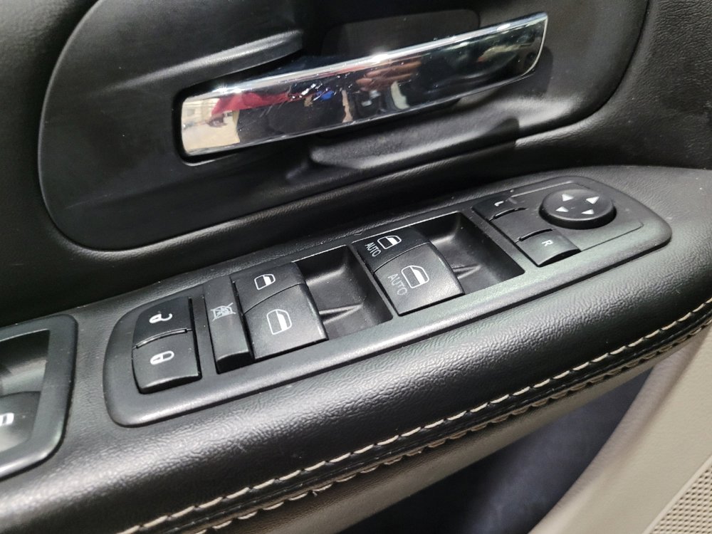 Used 2019 Dodge Grand Caravan SXT image 27
