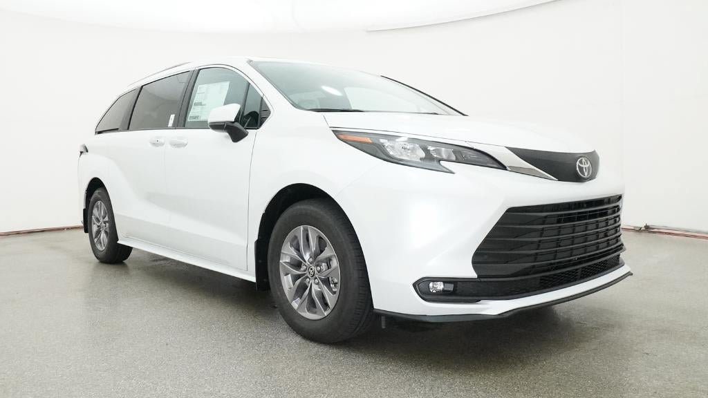 New 2026 Toyota Sienna XLE FWD image 29