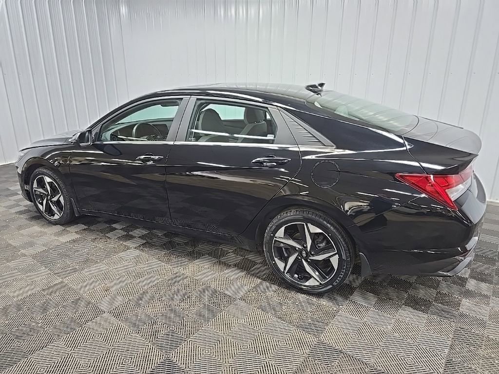 Used 2023 Hyundai Elantra Limited FWD image 29