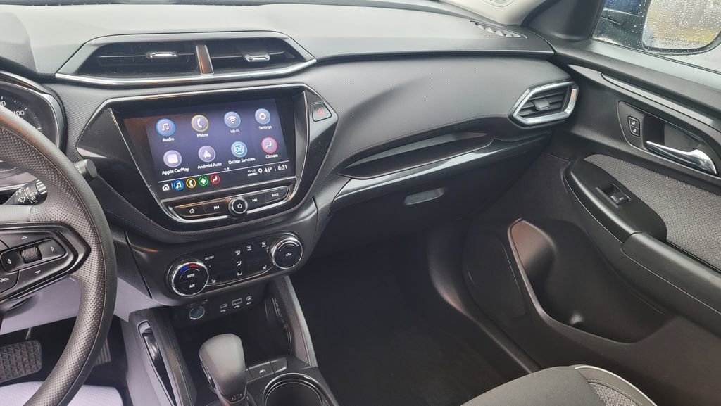 Used 2022 Chevrolet TrailBlazer LT w/ Convenience Package image 21