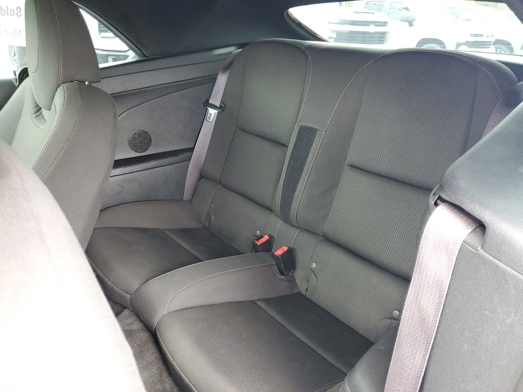 Used 2015 Chevrolet Camaro LT RWD image 23