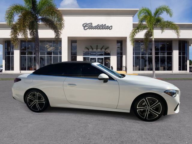 Used 2025 Mercedes-Benz CLE 300 4MATIC Cabriolet image 17