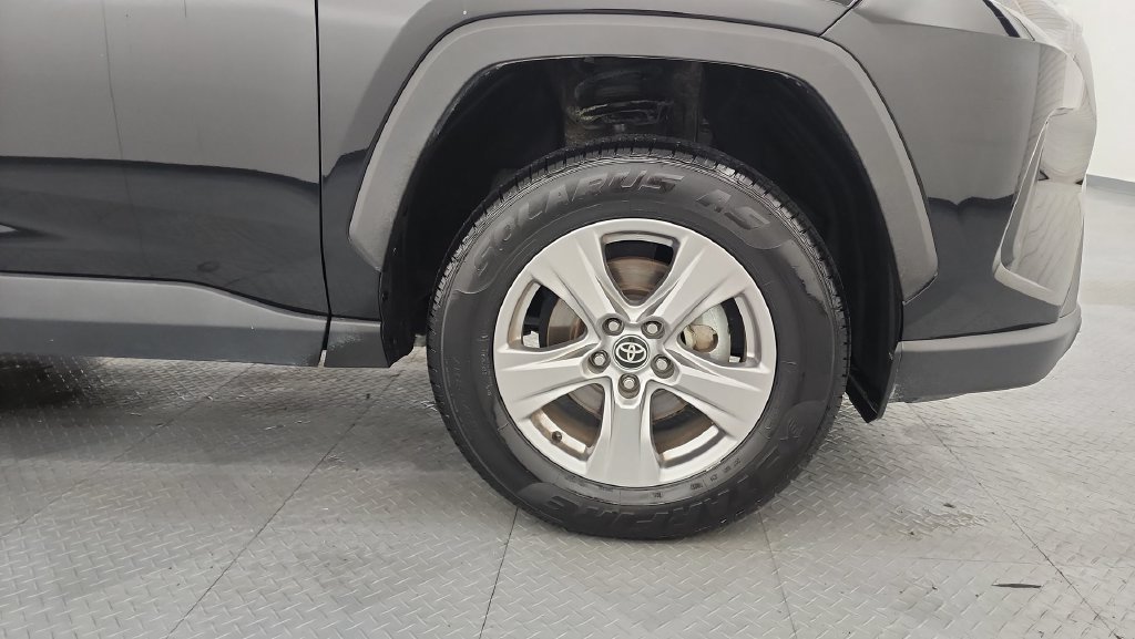 Used 2024 Toyota RAV4 XLE FWD image 22
