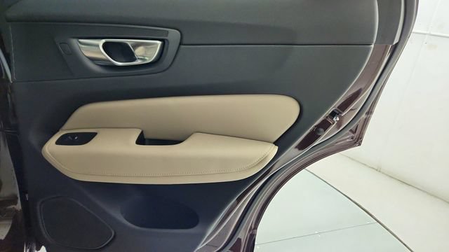 New 2026 Volvo XC60 B5 Core w/ Protection Package Premier AWD/4WD image 31