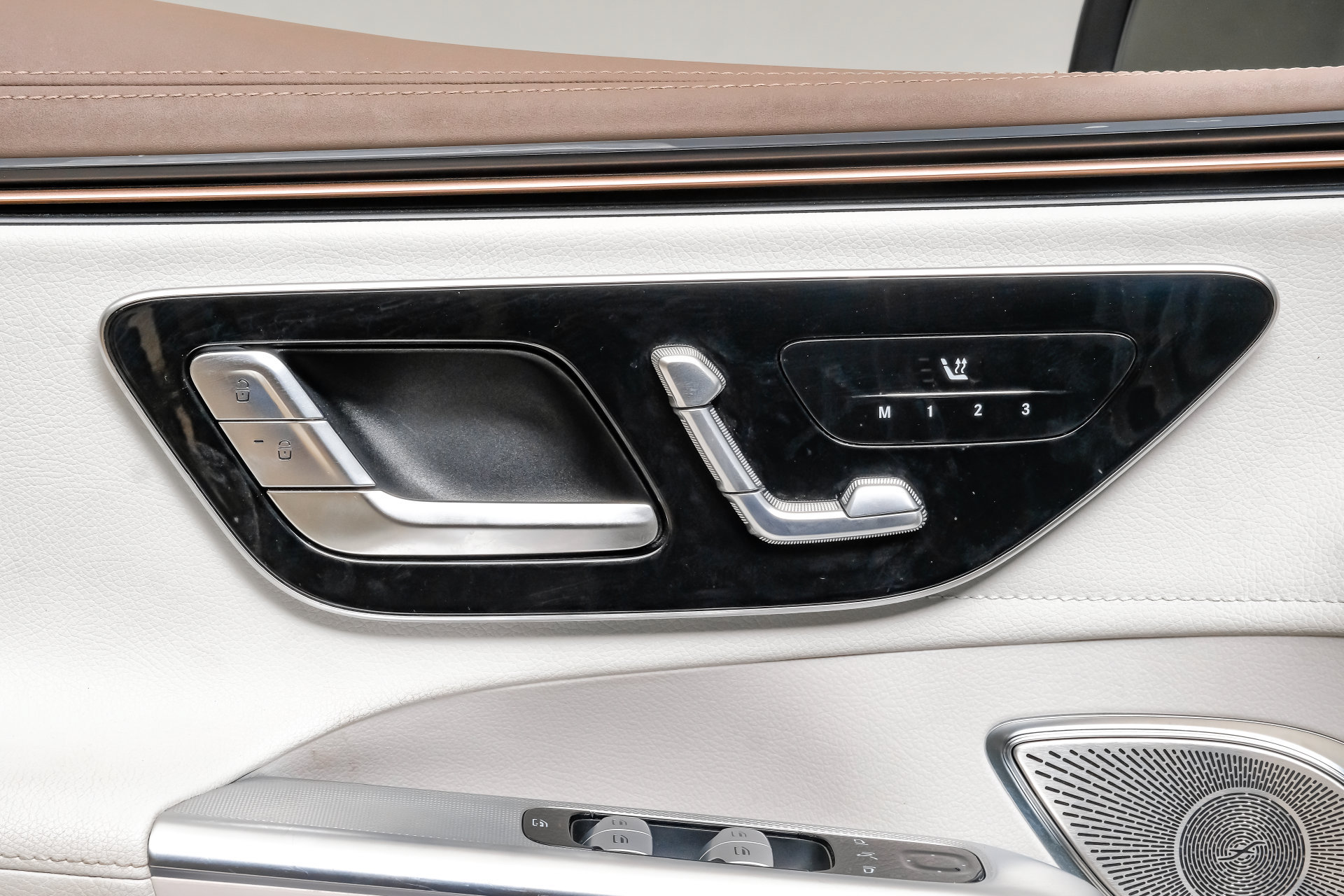 Used 2023 Mercedes-Benz EQE 350+ SUV w/ AMG Line Exterior Package image 38