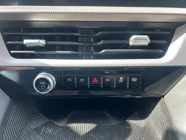 Used 2025 Ford Explorer Active w/ Active Comfort Package AWD/4WD image 30