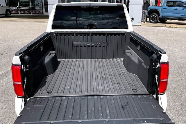 Used 2025 Toyota Tacoma SR5 image 29