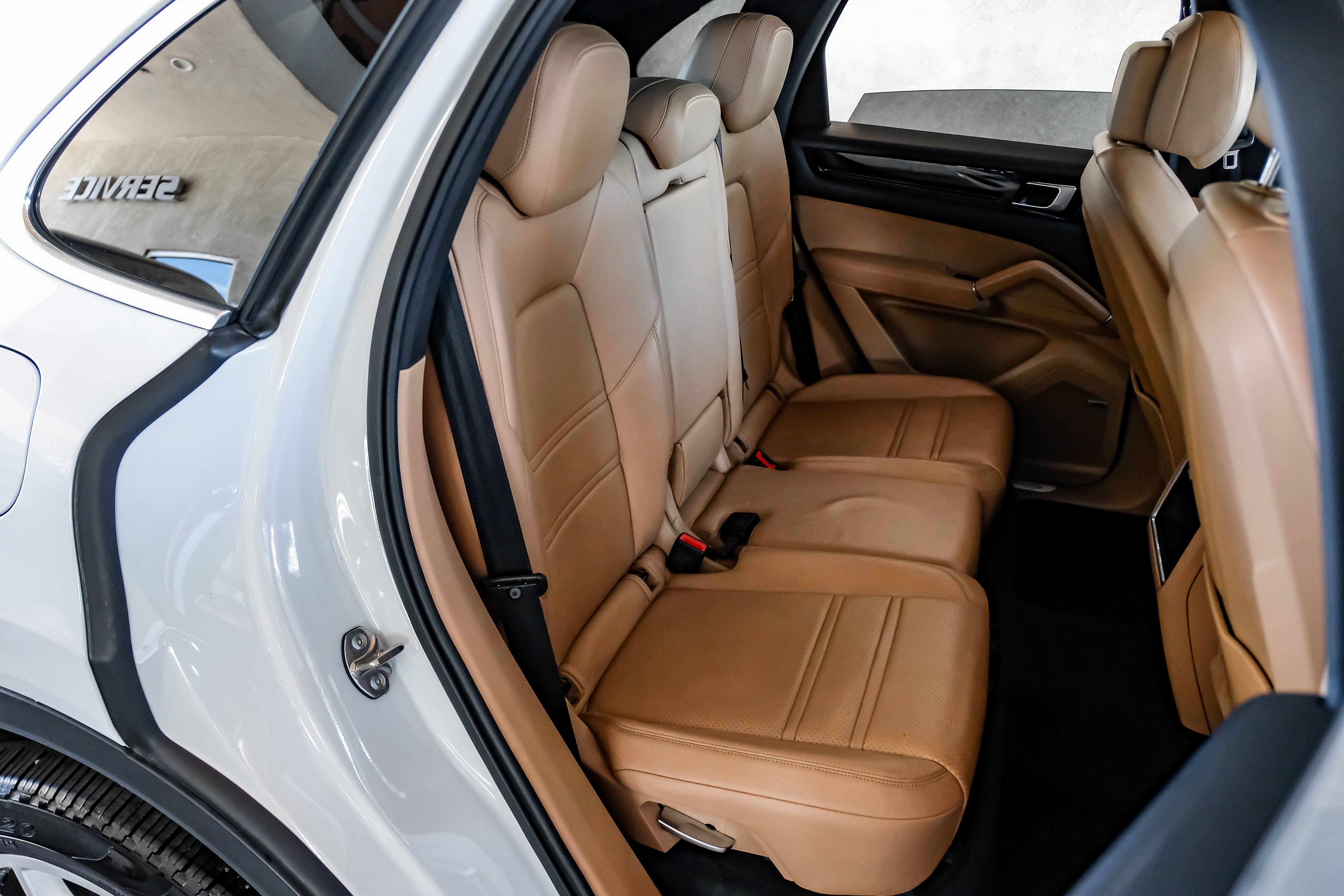 Used 2019 Porsche Cayenne AWD/4WD image 38