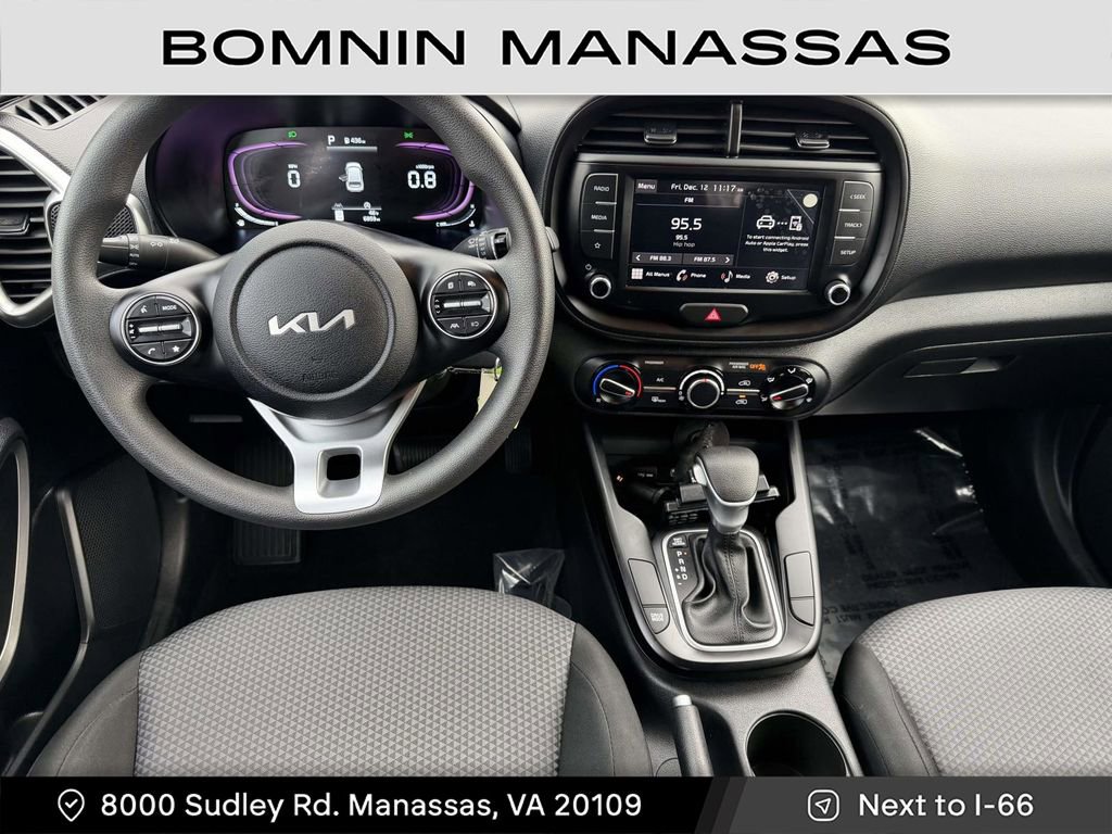 Used 2023 Kia Soul LX w/ LX Technology Package image 15