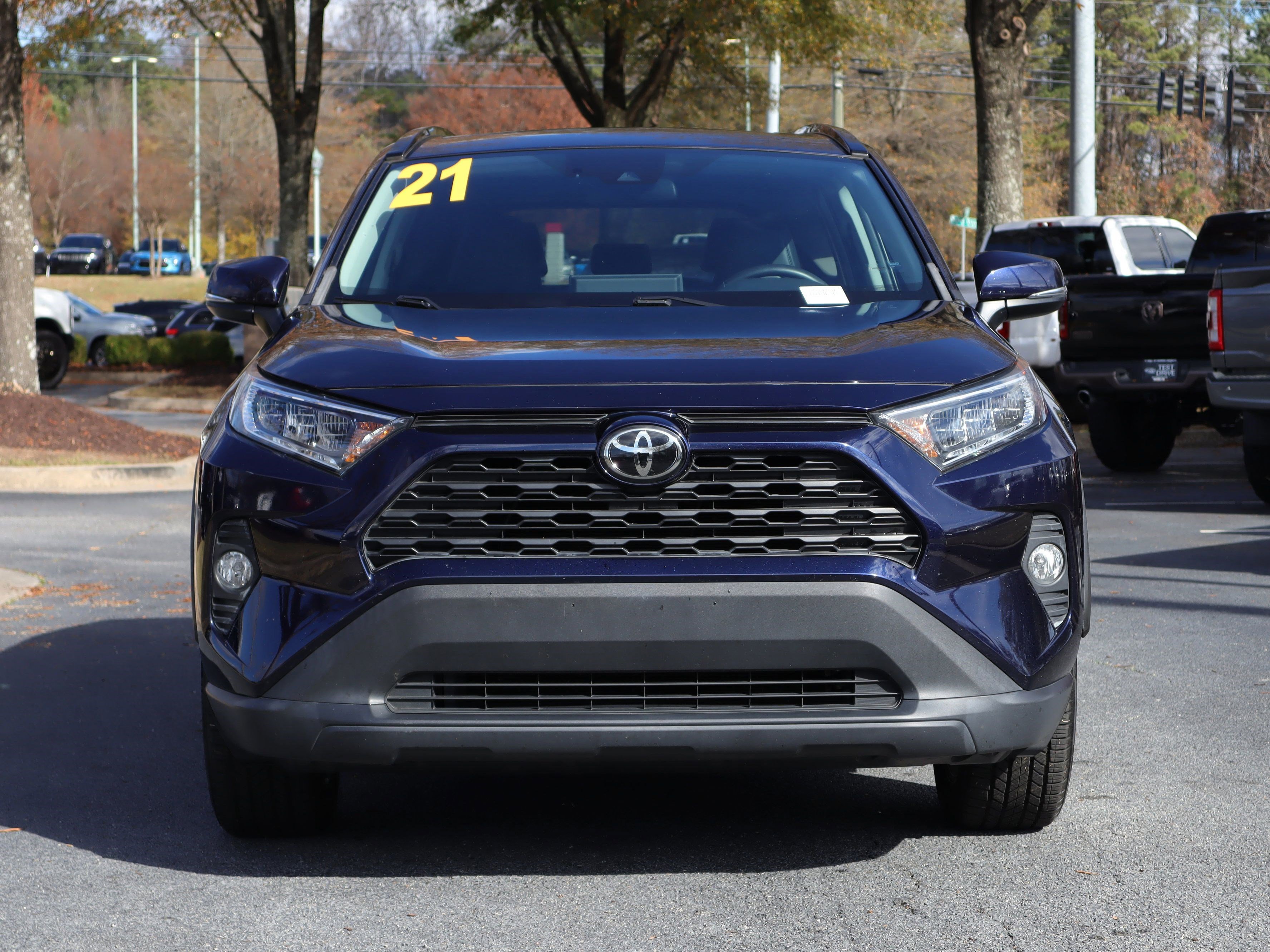 Used 2021 Toyota RAV4 XLE Premium image 32