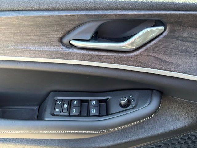 New 2026 Jeep Grand Cherokee Altitude AWD/4WD image 12