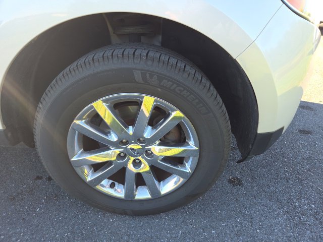 Used 2011 Ford Edge Limited w/ 301A Rapid Spec Order Code AWD/4WD image 29