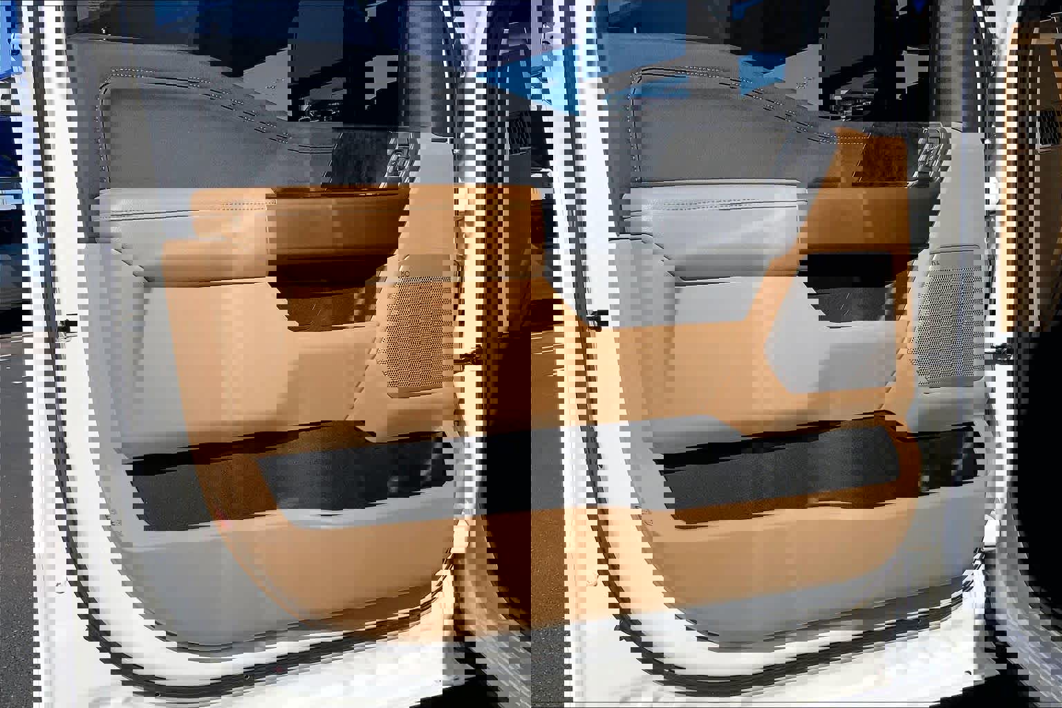 Used 2025 Ford F350 Lariat image 22