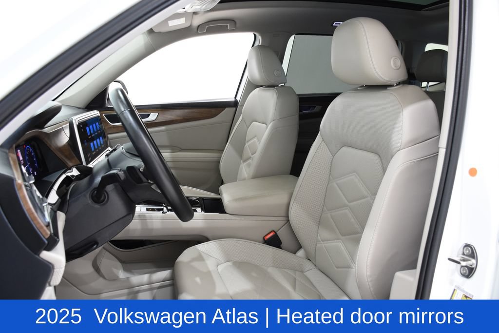 Used 2025 Volkswagen Atlas SE FWD image 23
