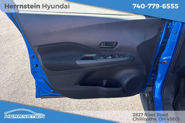 Used 2023 Nissan Kicks S FWD image 7