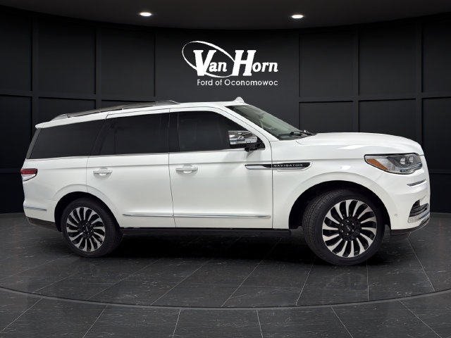 Used 2023 Lincoln Navigator Black Label AWD/4WD image 8