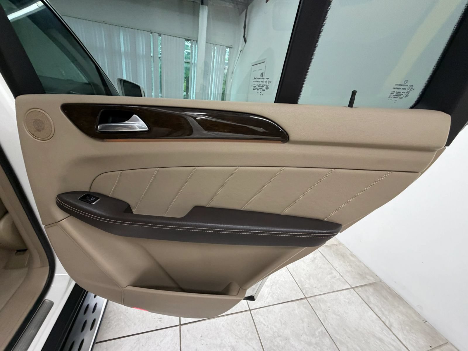 Used 2015 Mercedes-Benz GL 450 4MATIC w/ Lane Tracking Package image 19